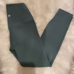 Size 4 Lulu leggings 25”